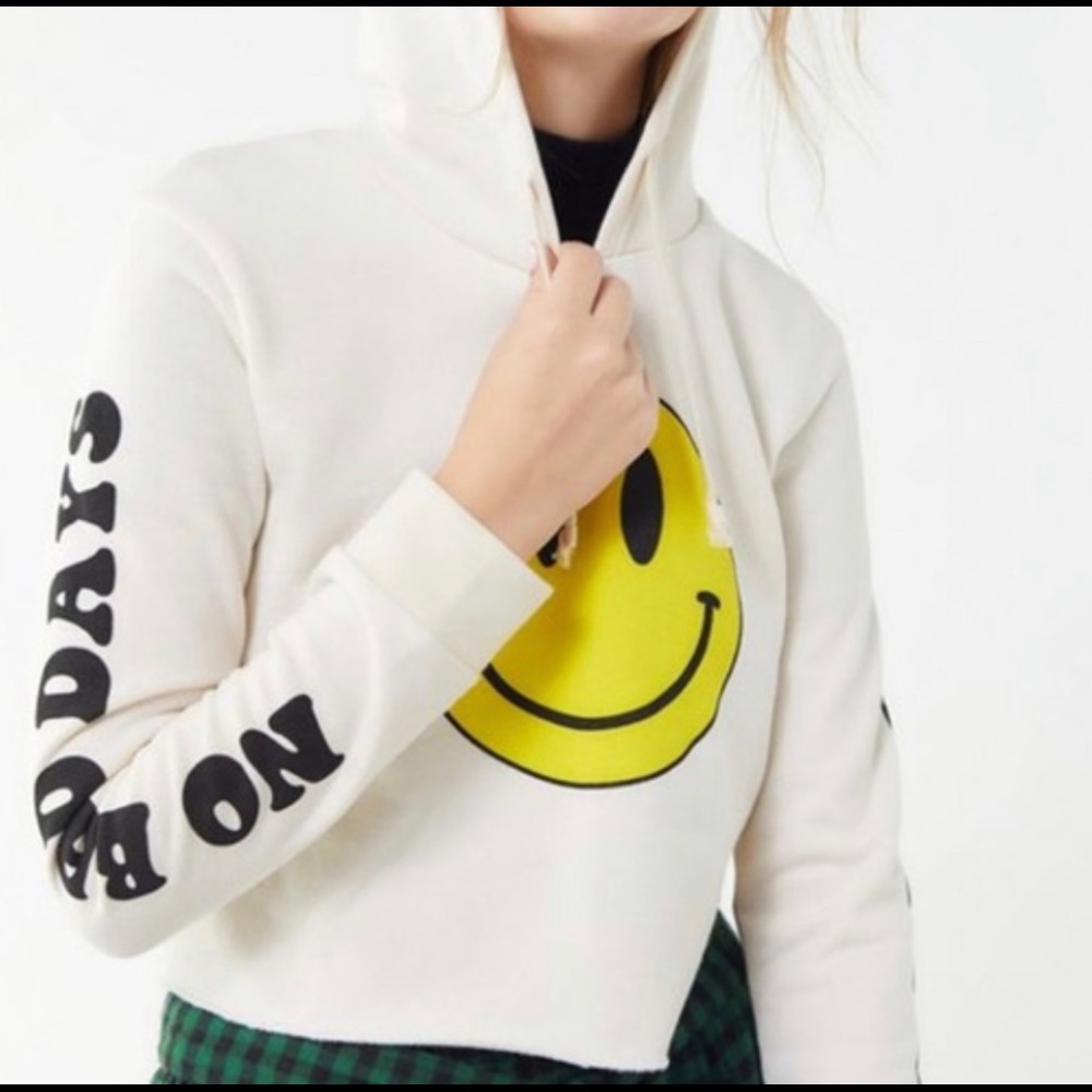 URBAN OUTFITTERS “No Bad Days” crop sweatshirt